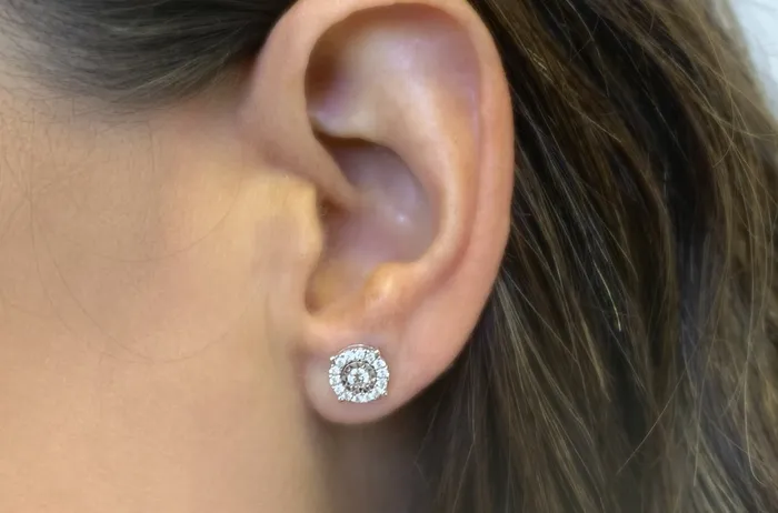 Albert Hern Earrings Earrings 18kt Gold Full Halo Round Diamonds Albert Hern Earrings Earrings 18kt Gold Full Halo Round Diamonds