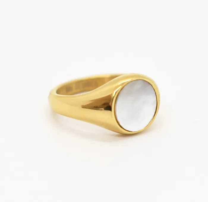 Mai Dsire Rings DEMI GOLD PEARL SIGNET RING